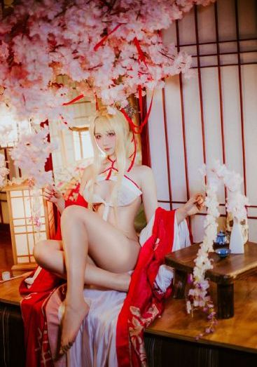 人妻互换HD无码中文在线∴_十万网红美女美酱