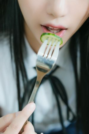 欧美巨大精品videos_超清迅雷电影在线