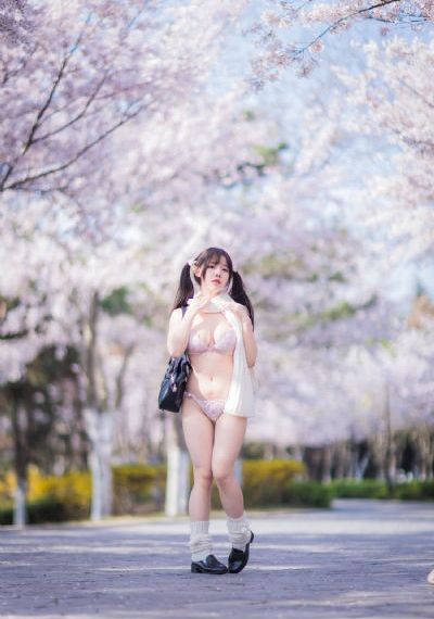 美女又爽又黄免费网站在线观看_1080神马在线观看