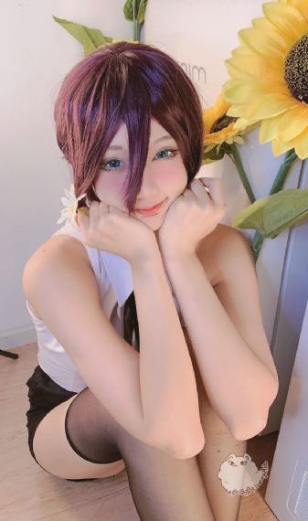 日本吸舌添泬高清观看_720电影在线看