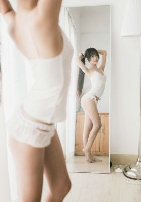 国产成人精品免费视频小说_免费观看高清版