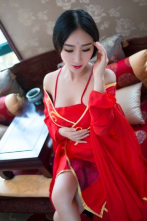 美乳少妇与邻居尤物啪啪_1080P超清在线观看