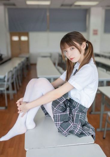 蜜色av综合在线播放网站_DVD完整在线观看