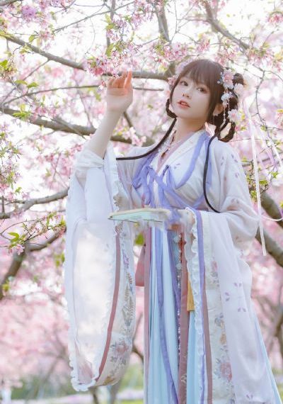 日韩美女爱爱_DVD全集在线观看
