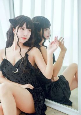 freevideos性欧美另类_十万网红美女美酱